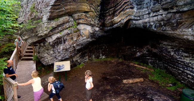 Les sentiers de la Grotte des Fées